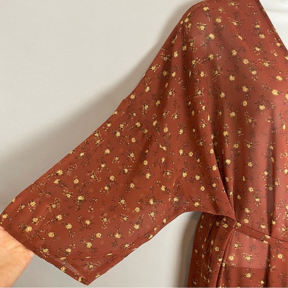 Forever 21 Floral Kimono Robe Semi-Sheer Size Medium Brown Belted Yellow Roses - Picture 6 of 10